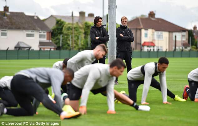 Αναστάτωση στη  Λίβερπουλ με τον βοηθό του Κλοπ