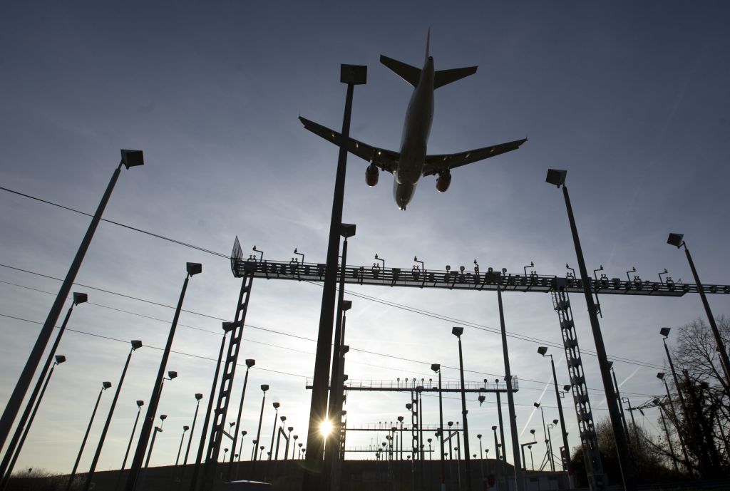 Κίνδυνος καθυστερήσεων για χιλιάδες πτήσεις στην Ευρώπη