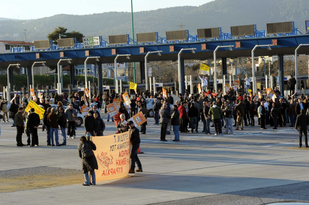 Ο Σπίρτζης παγώνει τα πρόστιμα για όσους δεν πλήρωναν διόδια
