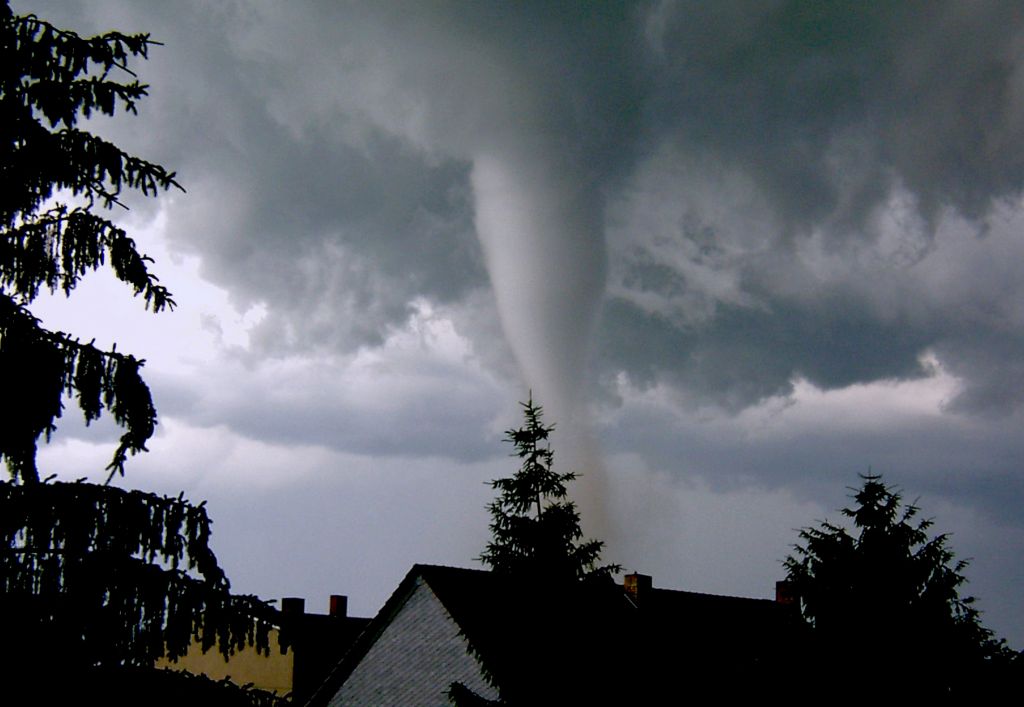 Οκτώ νεκροί και 154 τραυματίες από ανεμοστρόβιλους στην Ελλάδα σε 150 χρόνια