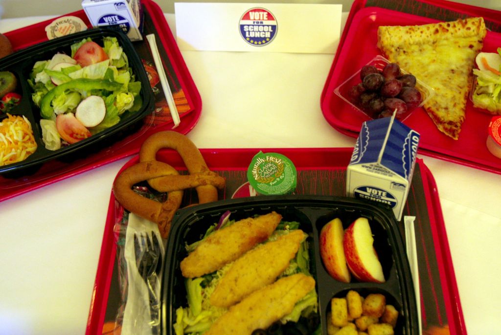 «Ανοιξε» ο διαγωνισμός για τα σχολικά γεύματα