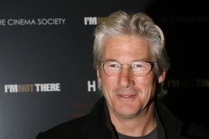 Ο Ρίτσαρντ Γκιρ γίνεται «βαρόνος των media»