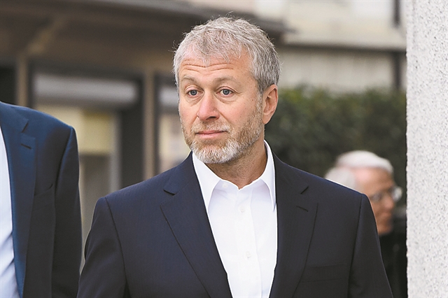 Οι Απόκριες, ο «ασταθής» Ερντογάν, το νέο yacht Αμπράμοβιτς…