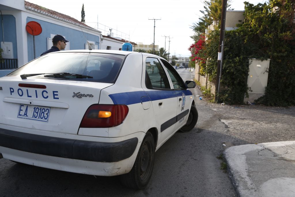 Τραγωδία στους Θρακομακεδόνες: Σκότωσε με μπαλτά τη σύζυγό του