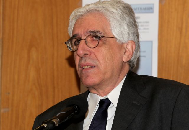 Παρασκευόπουλος: Προβληματίζομαι για τον νόμο μου