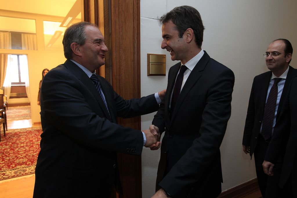 Συνάντηση Μητσοτάκη – Καραμανλή για ελληνοτουρκικά και πολιτικές εξελίξεις