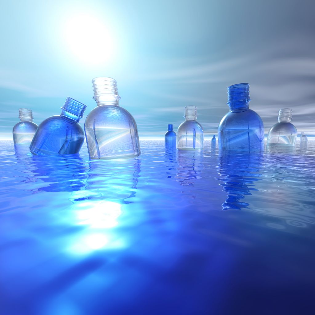 Τέλος σε πλαστικά καλαμάκια και πιάτα θέλει να βάλει η Κομισιόν