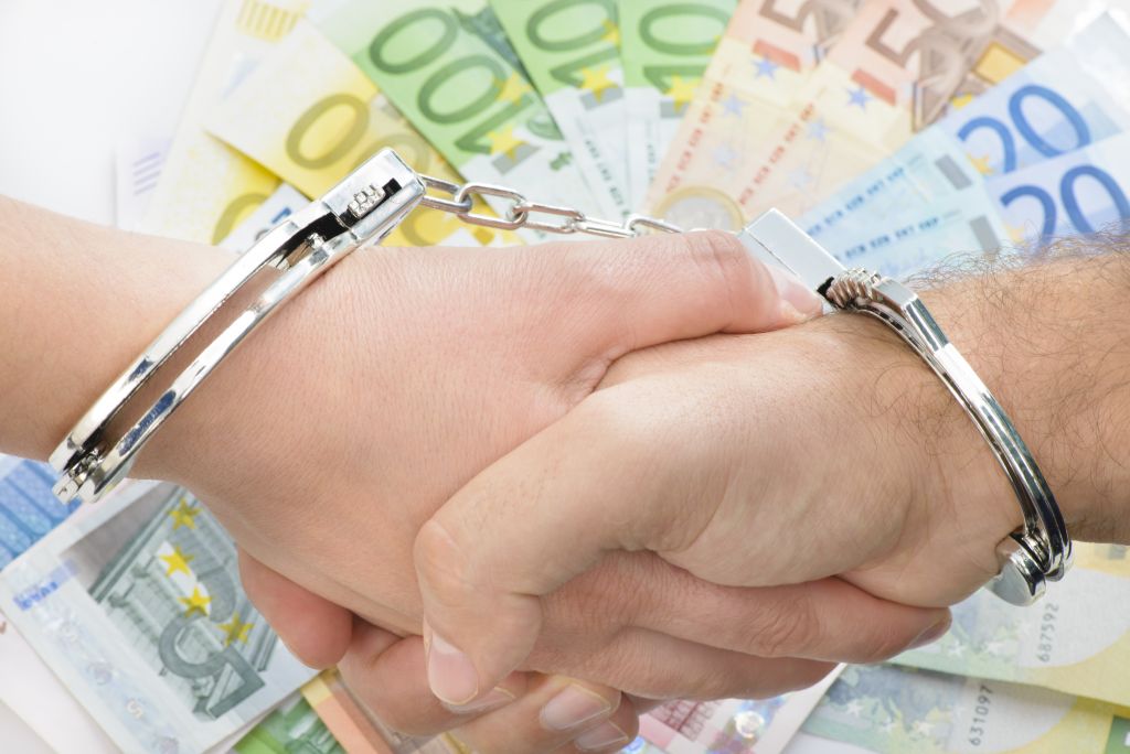 Ισόβια στον παπά για υπόθεση υπεξαίρεσης 3,8 εκατ. ευρώ