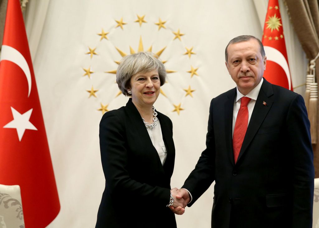 Γέφυρες με Λονδίνο χτίζει ο Ερντογάν: Πολύτιμος σύμμαχος η Βρετανία