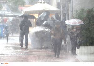 Εκτακτο δελτίο καιρού: Ερχονται βροχές, καταιγίδες και… σκόνη