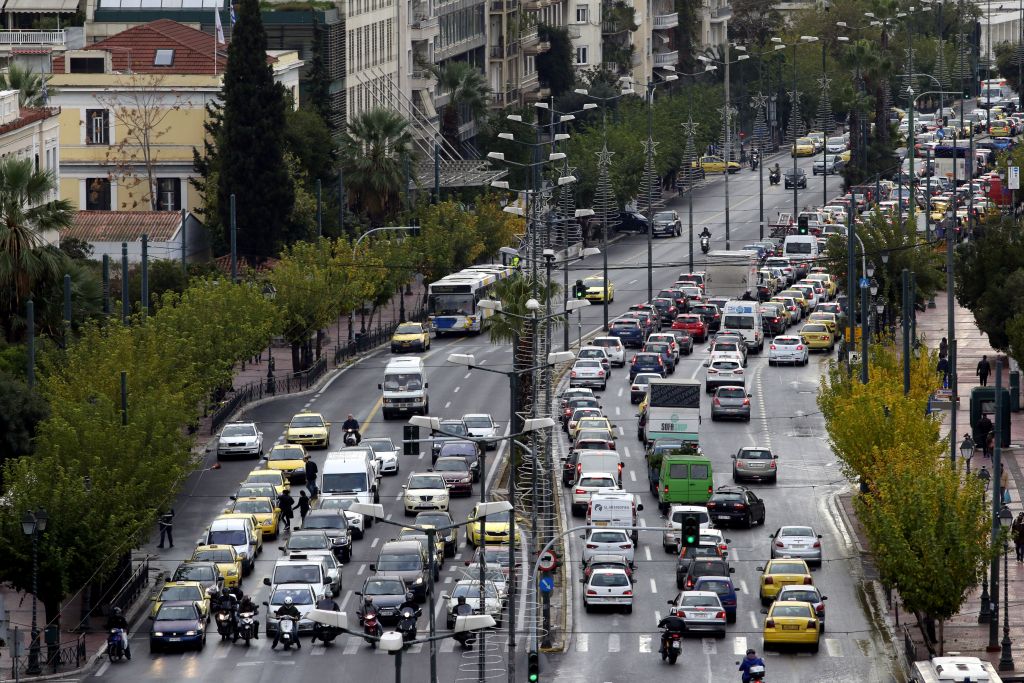 200 οδηγοί υπό την επήρρεια αλκοόλ στη «φάκα» της Τροχαίας το τριήμερο