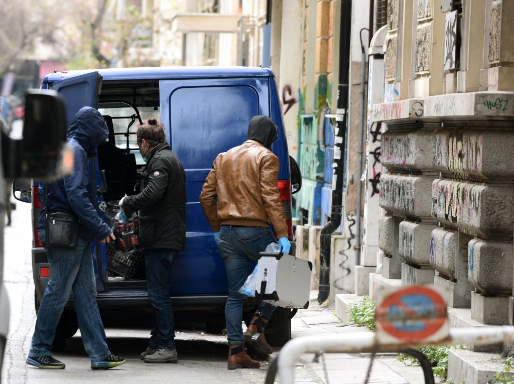 Φιάσκο στον Πειραιά: Απέδρασαν κρατούμενοι μέσα απο τα χέρια αστυνομικών