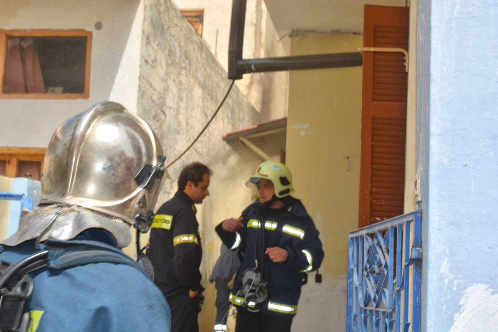 Πυρκαγιά στο κτίριο του Τμήματος Αλλοδαπών στην Πέτρου Ράλλη