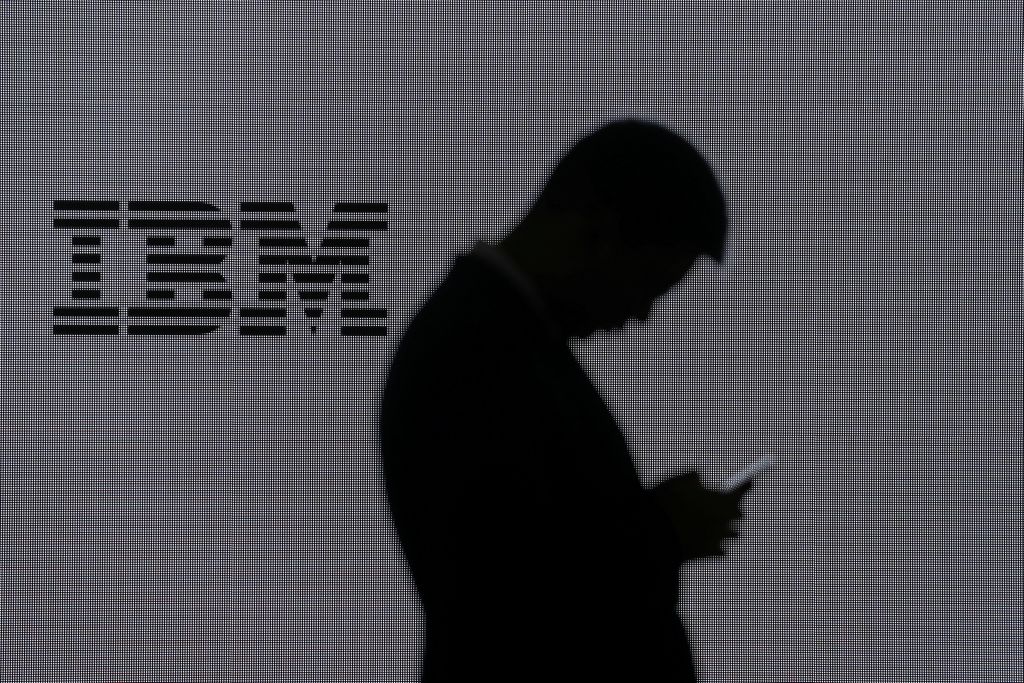 Η IBM απαγόρευσε τα «στικάκια» USB και τις κάρτες SD