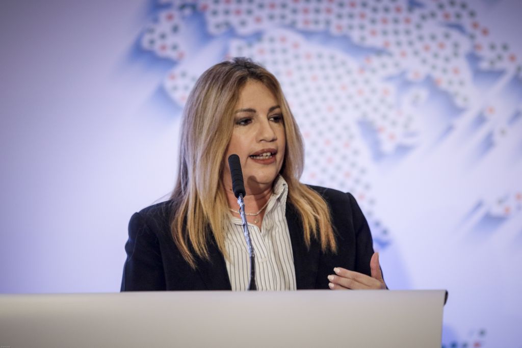 Γεννηματά: Αναγκαία η σταδιακή απαγκίστρωση από τα μνημόνια