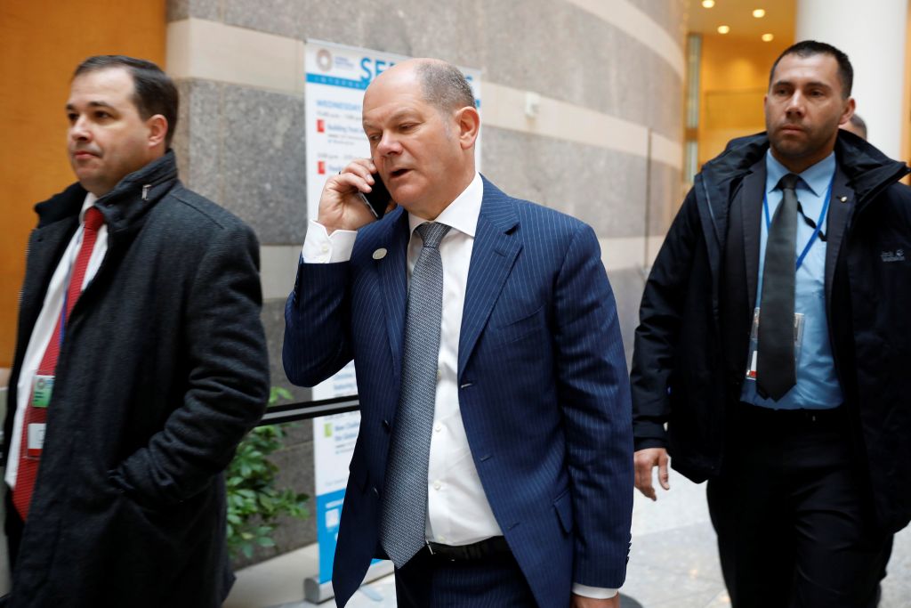 Γερμανία: «Δεν υπάρχουν προ-δεσμεύσεις ή αποφάσεις» για το ελληνικό χρέος