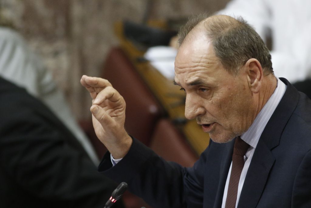 Σταθάκης: Μονόδρομος η στροφή στις ανανεώσιμες πηγές