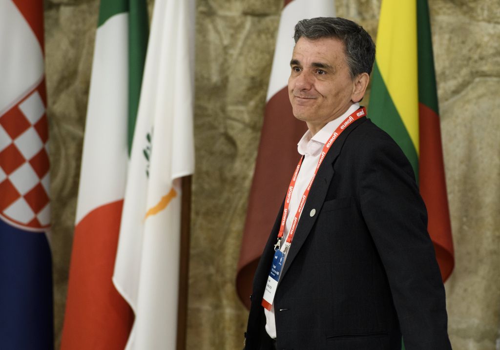 FAZ: Η Ελλάδα μπορεί σύντομα να σταθεί στα πόδια της