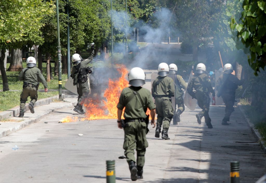 Επεισόδια με μολότοφ στο Πολυτεχνείο