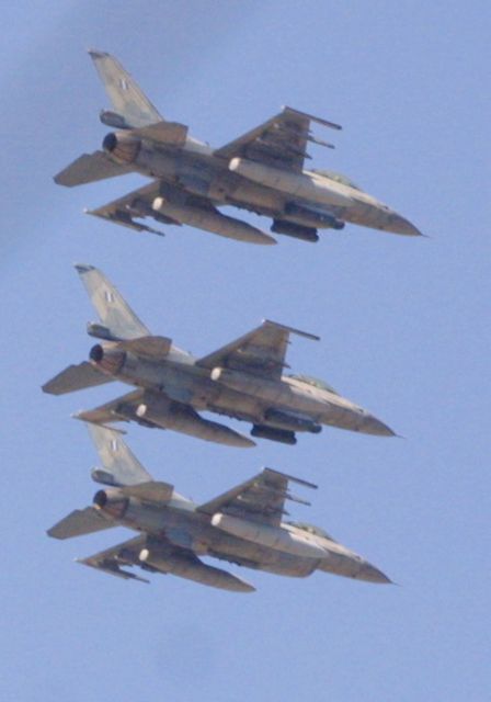 Πτήση στην ομίχλη με τα F-16 – Αναπάντητα ερωτήματα για το μεγάλο deal