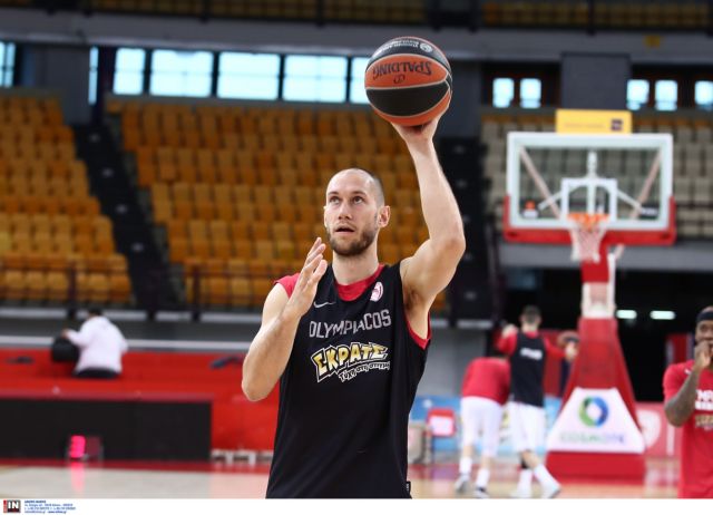 Γίγαντας με πήλινα πόδια