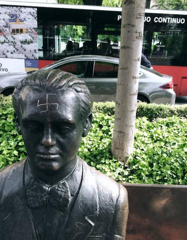 Γρανάδα: Βεβήλωσαν την προτομή του Λόρκα με σβάστικα