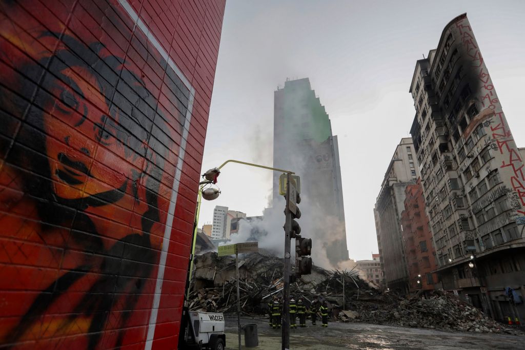 Βραζιλία: 44 αγνοούμενοι από την κατάρρευση κτιρίου
