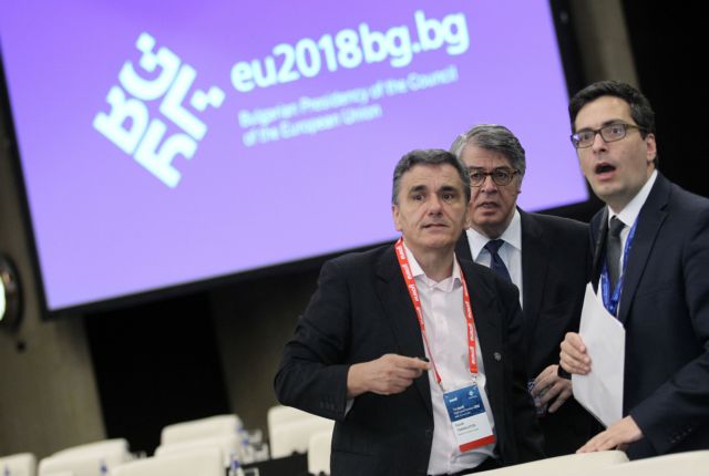 Ψυχρολουσία από Βερολίνο για το χρέος