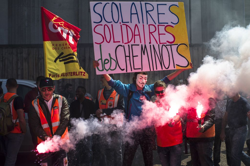 Συνεχίζονται οι απεργίες στους γαλλικούς σιδηροδρόμους