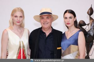 Vintage κούκλες των δρόμων και υπερσύγχρονα σκάφη