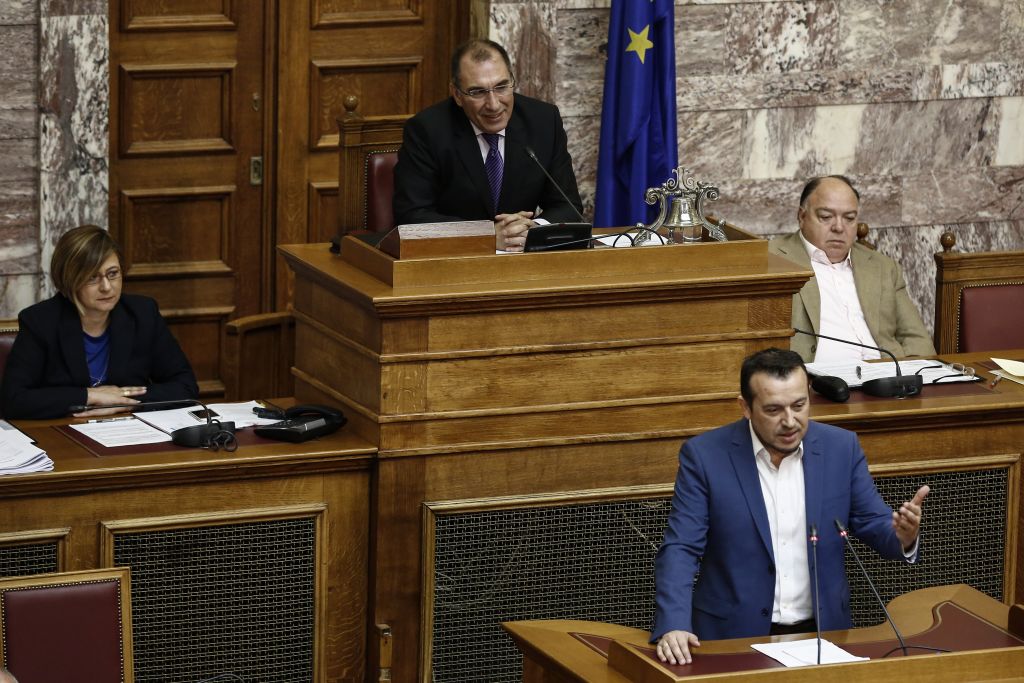 Θα επανεξετάσουν τον φόρο 2% για τα κινητά