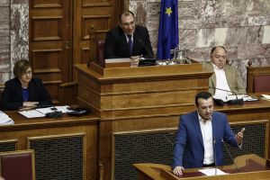Θα επανεξετάσουν τον φόρο 2% για τα κινητά