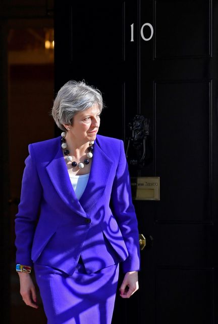 «Αν κάνεις υποχωρήσεις, Τερίζα, θα σε ρίξουμε»