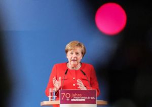 Στελέχη της Μέρκελ φρενάρουν τις μεταρρυθμίσεις Μακρόν