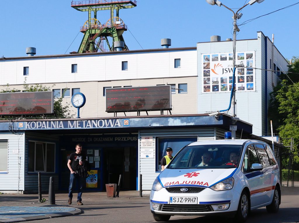 Ενας νεκρός και τρεις αγνοούμενοι σε κατολίσθηση ανθρακωρυχείου