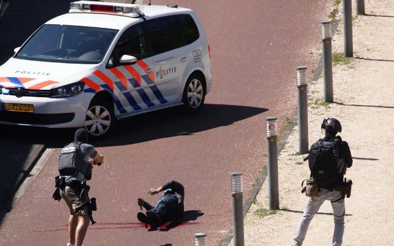 Τρεις τραυματίες από επίθεση με μαχαίρι στη Χάγη