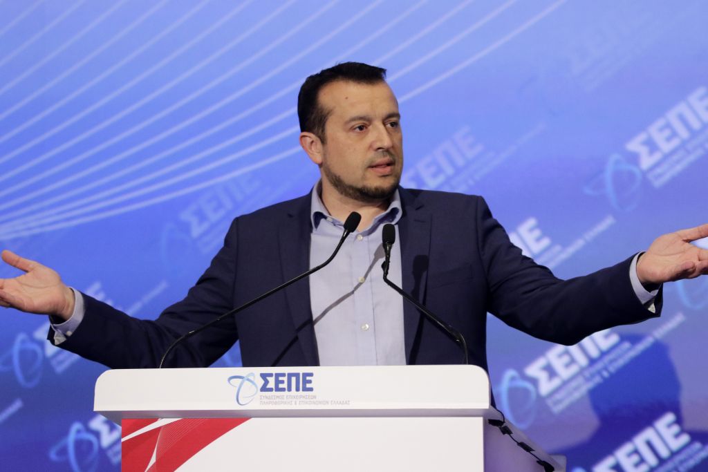 Διαφοροποιείται ο Ν. Παππάς για το φόρο σε κινητά και tablet