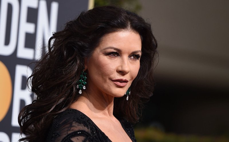 Η Κάθριν Ζέτα Τζόουνς πρωταγωνιστεί στη νέα σειρά του Facebook Watch