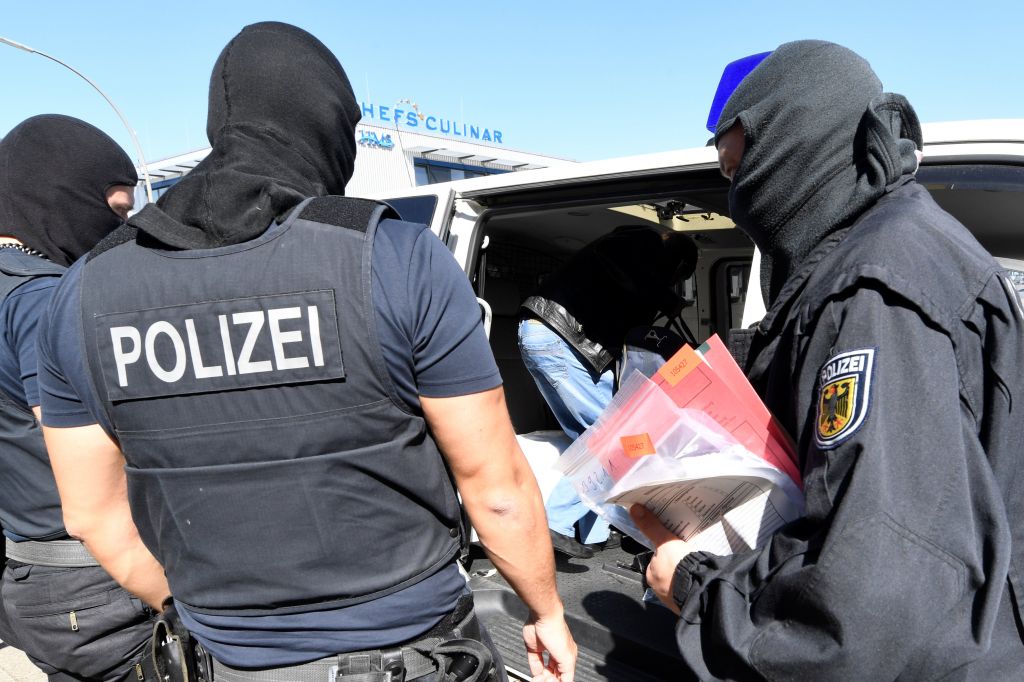 Γερμανία: Επιδρομές και συλλήψεις για διακίνηση μεταναστών
