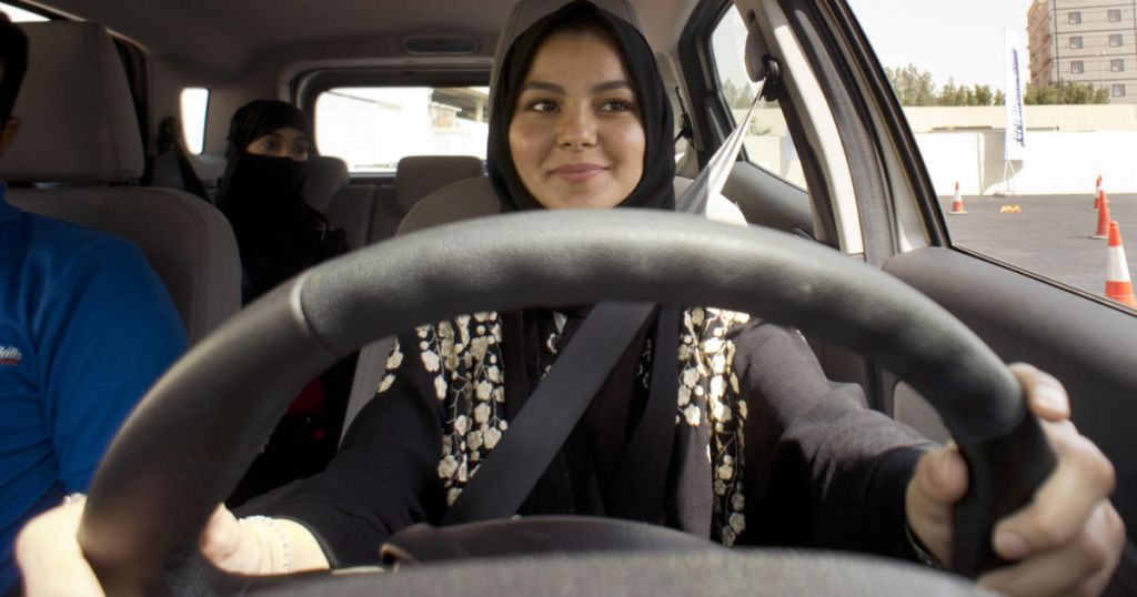 Τον Ιούνιο οι γυναίκες στη Σαουδική Αραβία πιάνουν το τιμόνι