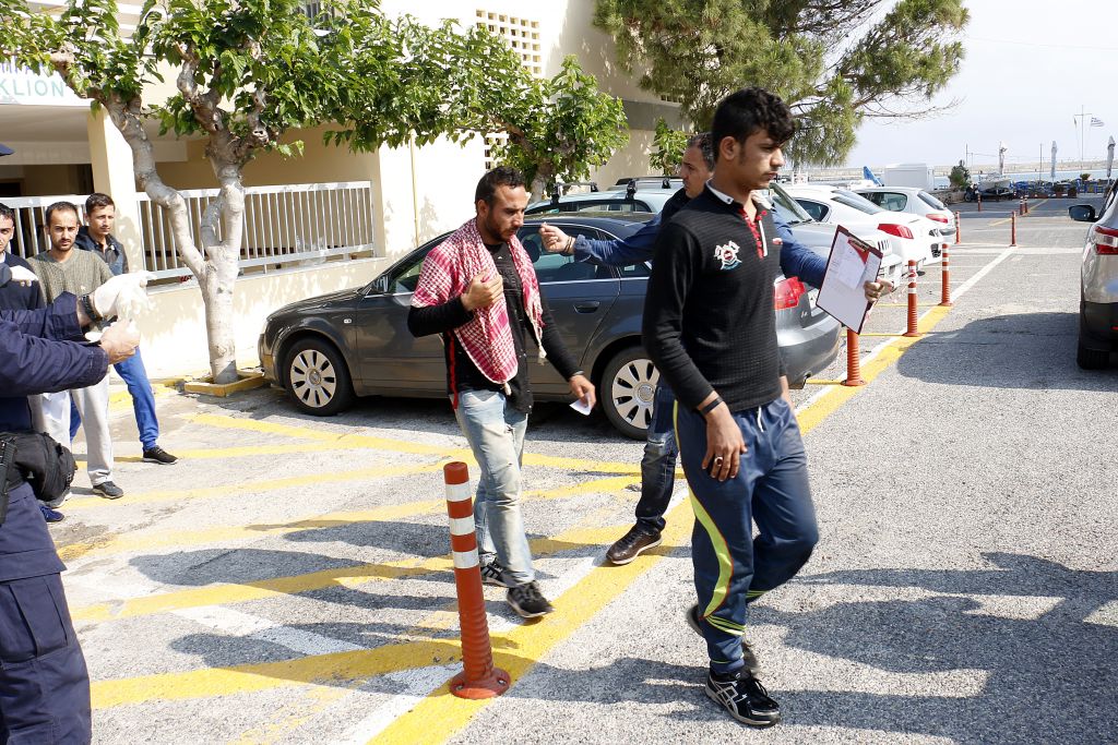 Πάνω από 40 συλλήψεις μεταναστών με πλαστά έγγραφα στο Ηράκλειο