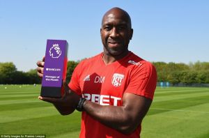 Προπονητής του μήνα στην Premier League ο Ντάρεν Μουρ