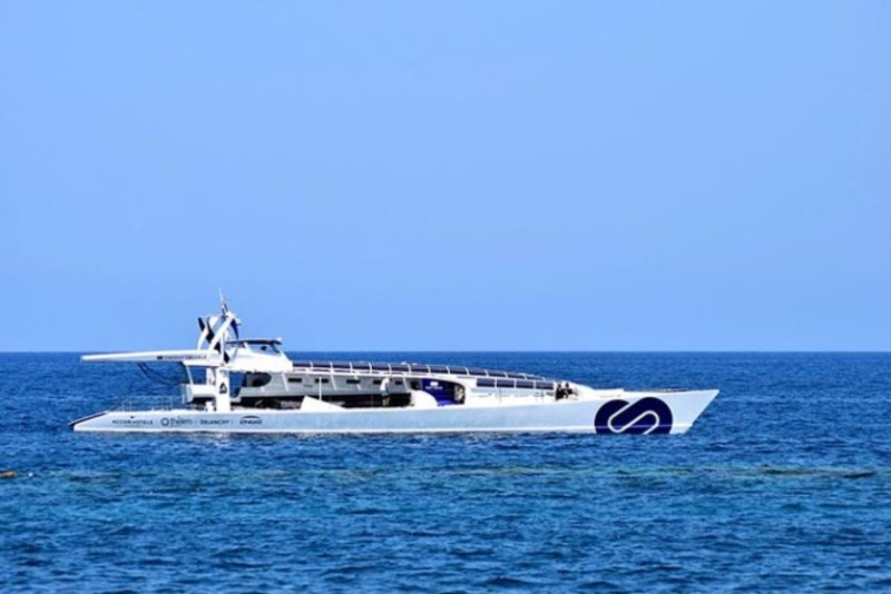 Το πρώτο καταμαράν υδρογόνου στον κόσμο κατέπλευσε στο λιμάνι Χανίων