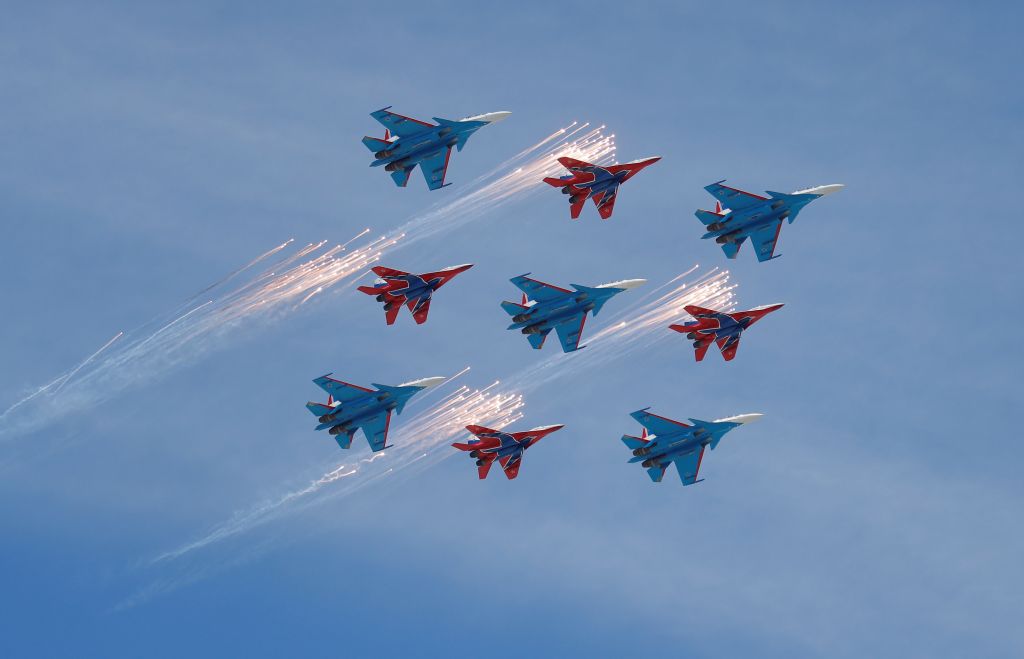 Ρωσία: Μαχητικά αεροσκάφη θα λάβει το διάσημο ακροβατικό σμήνος «Strizhi»