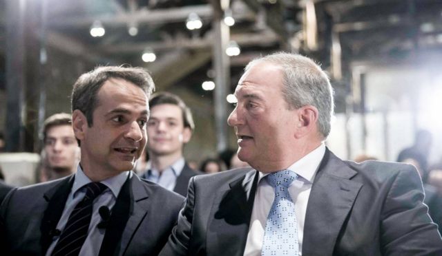 Συνάντηση με μηνύματα προς καραμανλικούς