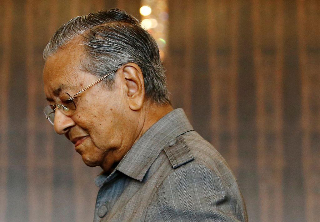 Πρωθυπουργός ετών 92 αναλαμβάνει καθήκοντα στη Μαλαισία