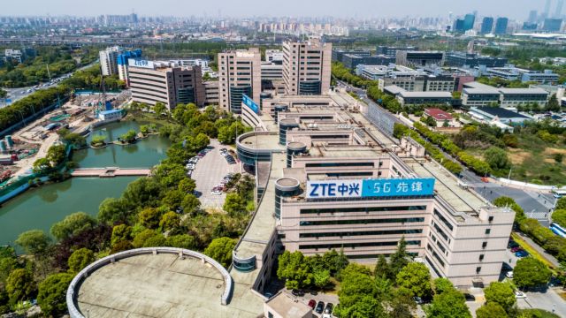 Η ΖΤΕ το πρώτο θύμα στον πόλεμο ΗΠΑ – Κίνας