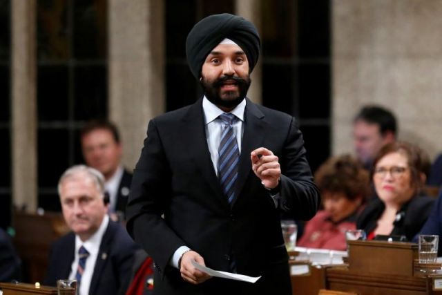ΗΠΑ: Ελεγξαν καναδό υπουργό επειδή φορούσε τουρμπάνι