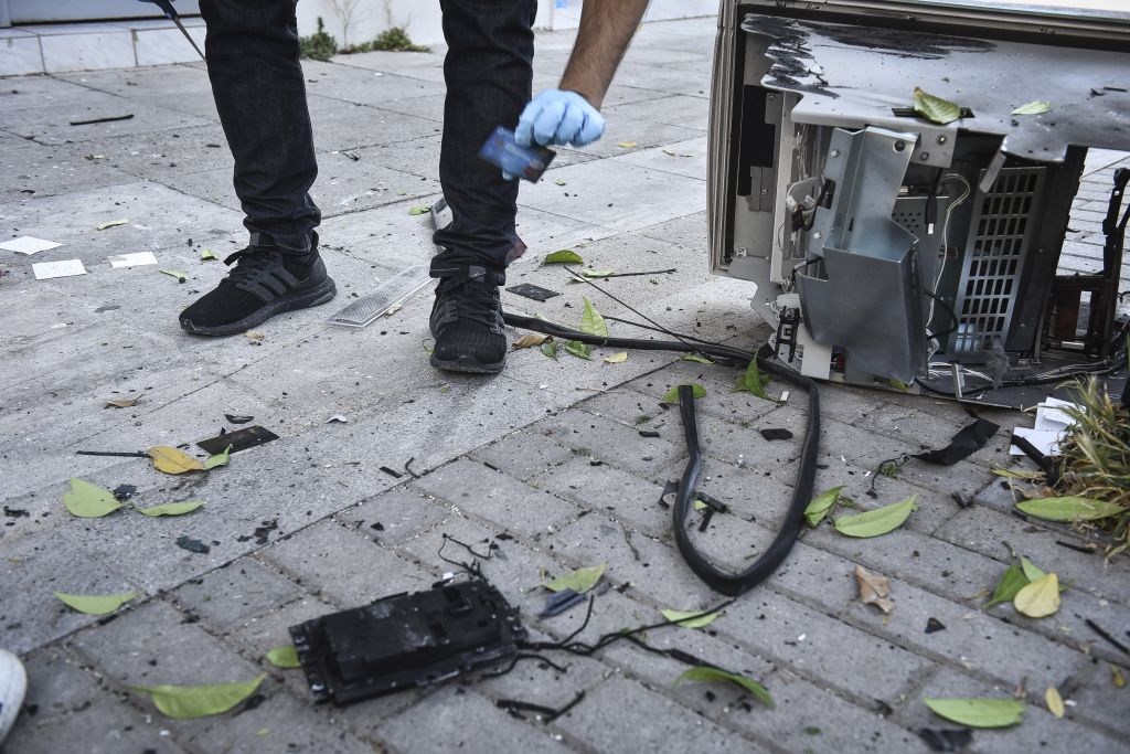 Ανατίναξαν ΑΤΜ στην εθνική οδό Αθηνών – Λαμίας