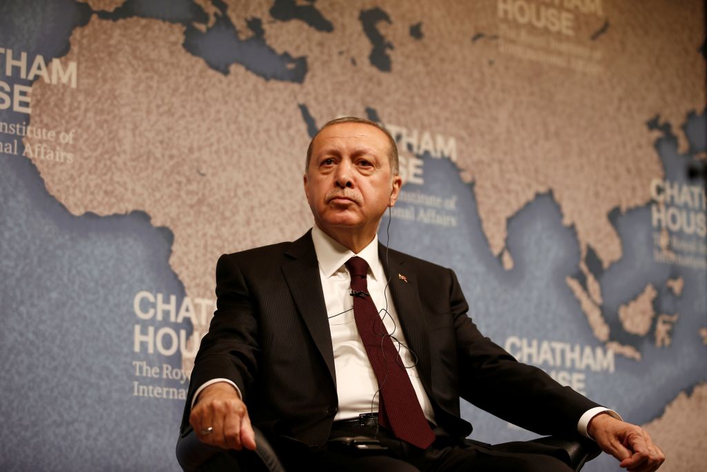 Ο Ερντογάν αναγγέλλει ασφικτικό έλεγχο της οικονομίας και η λίρα κατρακυλά